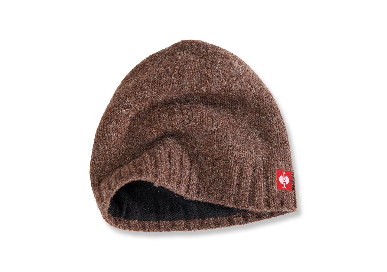 Plumbers / Installers: e.s. Chunky knit hat + bark