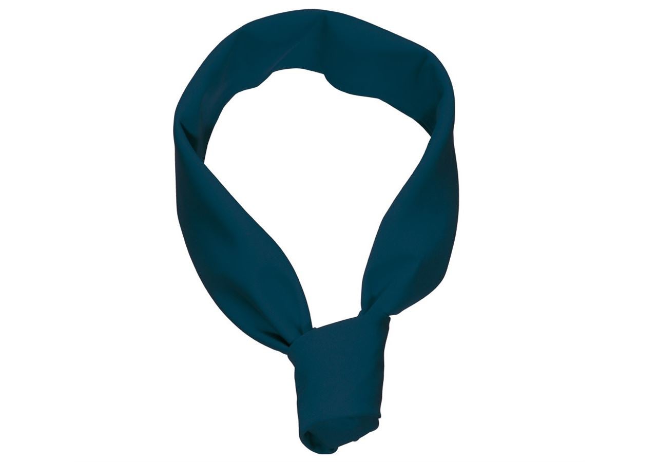 Accessoarer: Trekantig halsduk + mörkblå