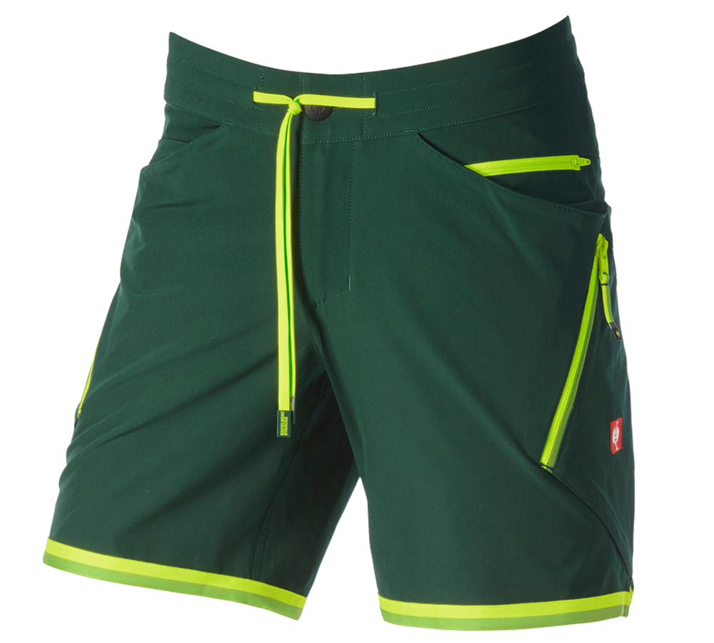 Kläder: Shorts e.s.ambition + grön/varselgul