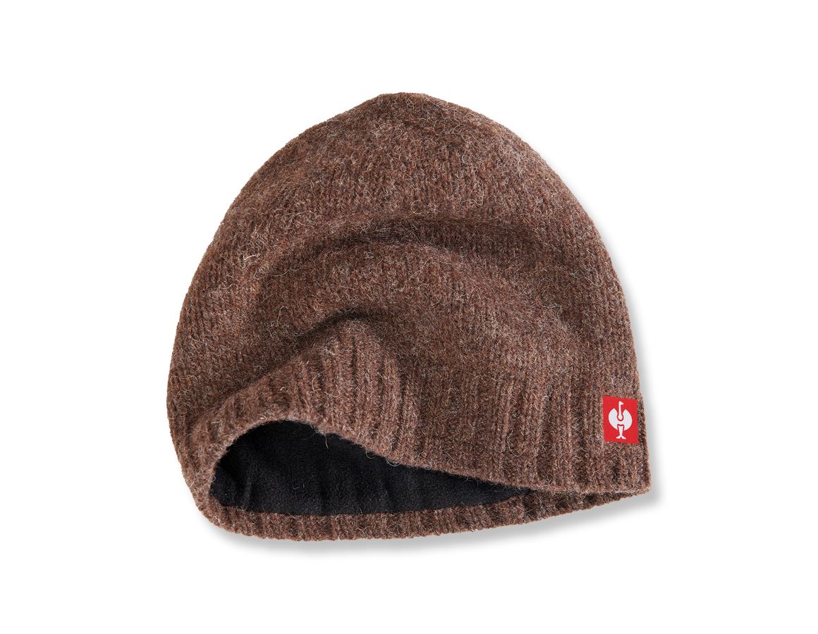 Accessories: e.s. Chunky knit hat + bark