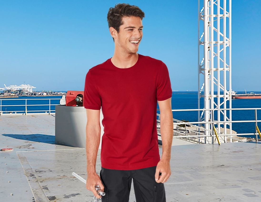 Plumbers / Installers: e.s. T-shirt cotton stretch, slim fit + fiery red