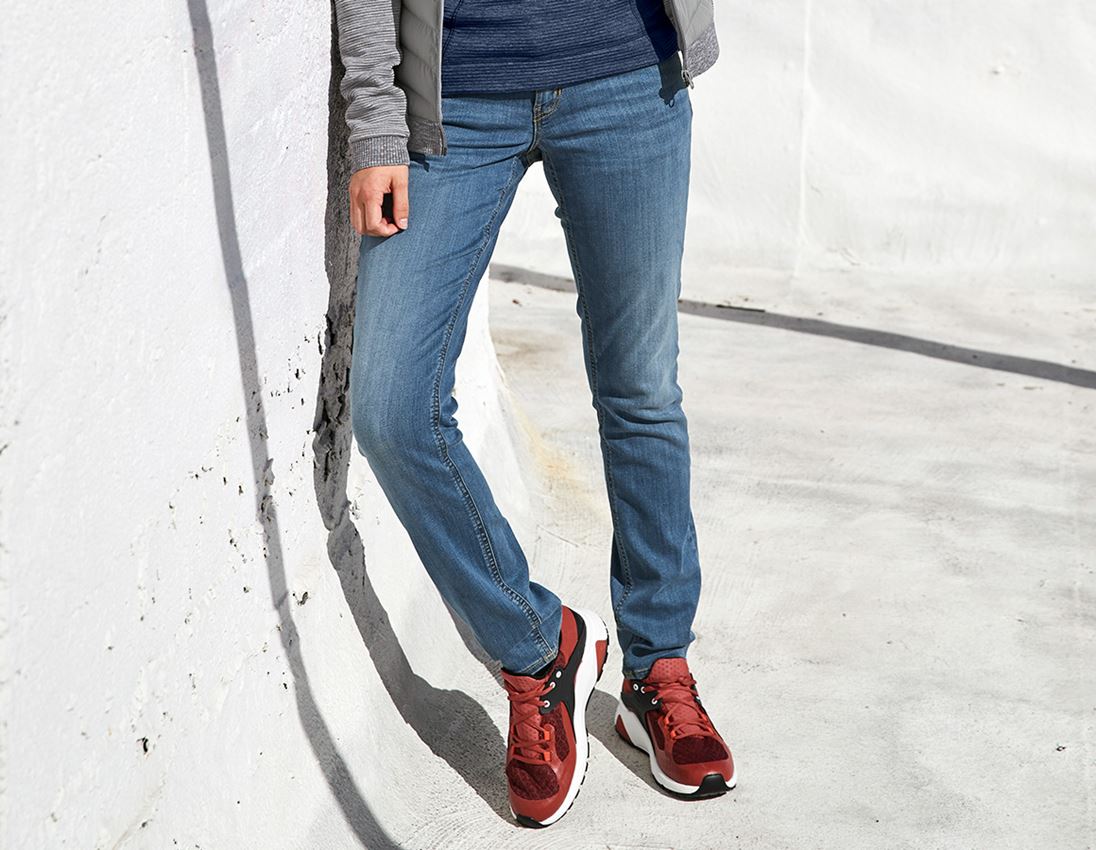 Kläder: SET: 2x 5-pocket-stretch-jeans, dam+matl.+bestick + stonewashed