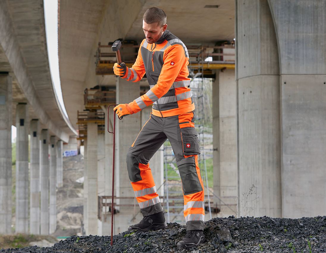 Clothing: High-vis softshell jacket e.s.motion 24/7 + anthracite/high-vis orange 5